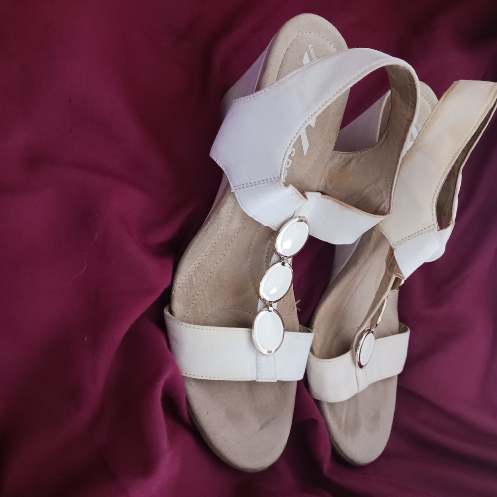Anne Klein Cream and Tan Sandals - Picture 3 of 9